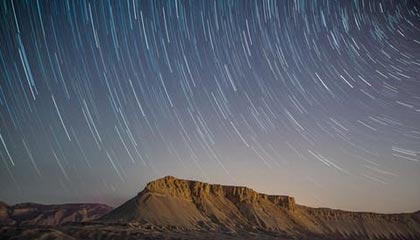 天赋多样性、英雄天赋平衡与资源循环——死亡骑士在“地心之战：午夜”中的必备要素